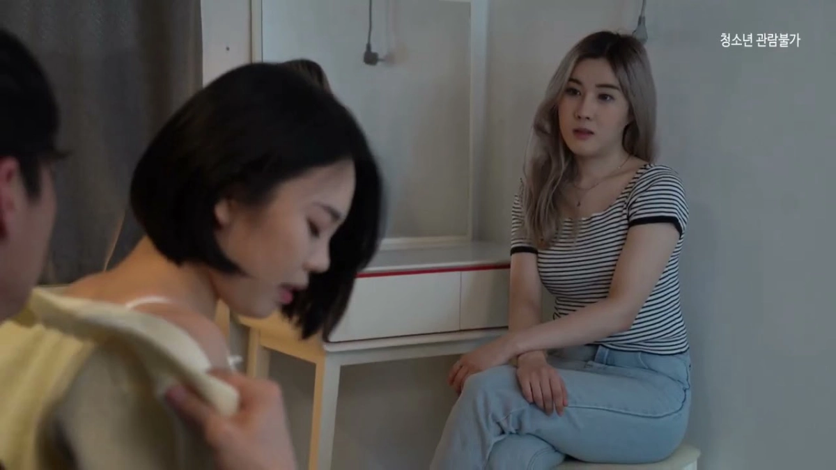 Nhật Ký Làm Tình Của Cặp Đôi (충격! 중년 섹스리스 부부일기)